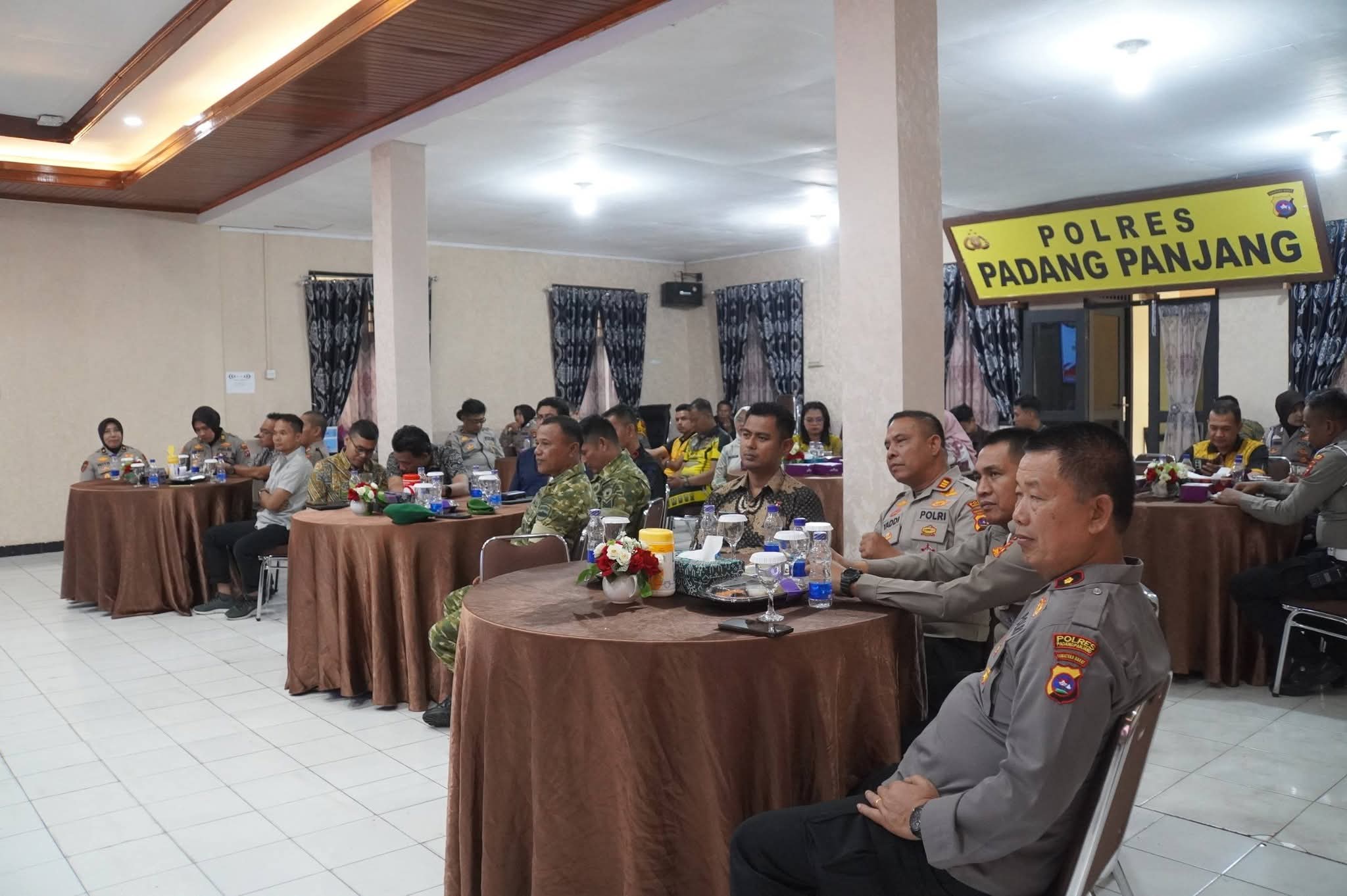  Suasana pencanangan WBK di Polres Padang Panjang.